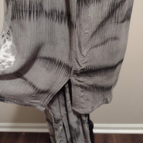 Las Manos, 2pc Romper Set, Gray & Black Print, Top Size-M/L & Pants Size-S/M - Picture 4 of 7